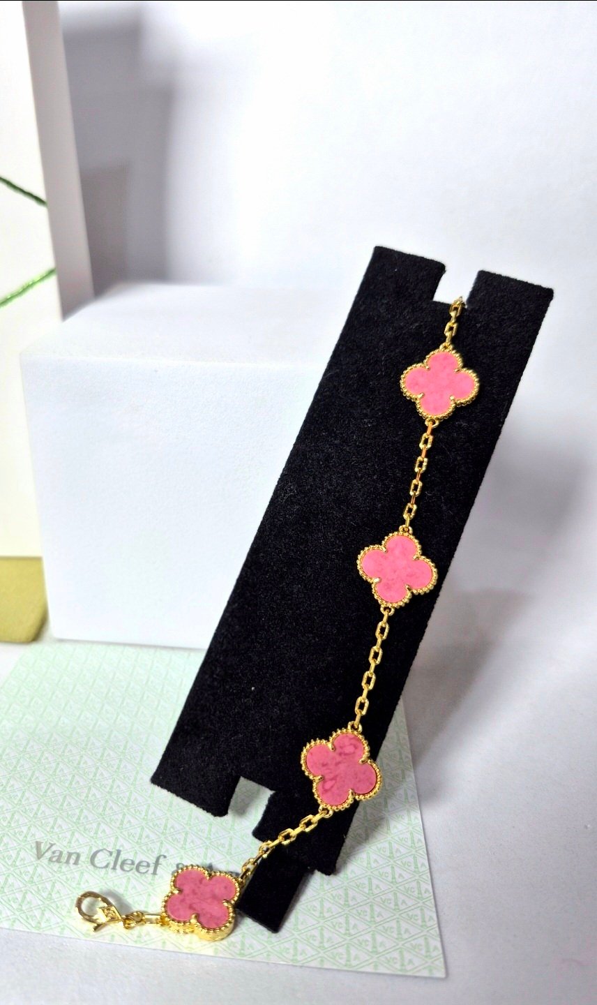 Vca bracelet